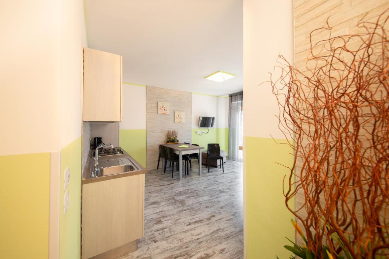 Appartamento K Torri Del Benaco Buitenkant foto